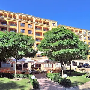 Paradise Park Golden Sands